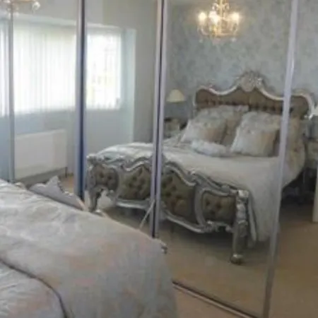 The Whitehill * Leeds (West Yorkshire)